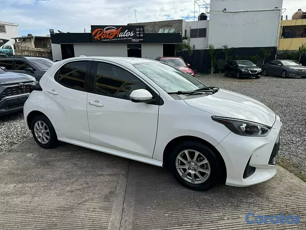 carros - Toyota Yaris 2022 3