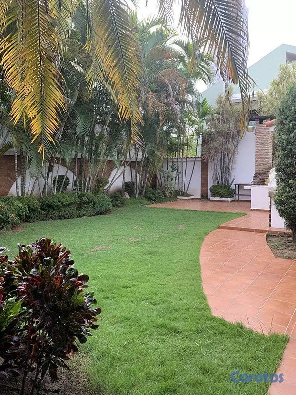 casas - Casa de 4 habitaciones 3 baños en alquiler en Bell 7