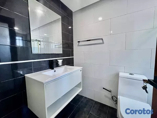 apartamentos - Vendo hermoso y moderno penthouse remodelado 5 hab 5