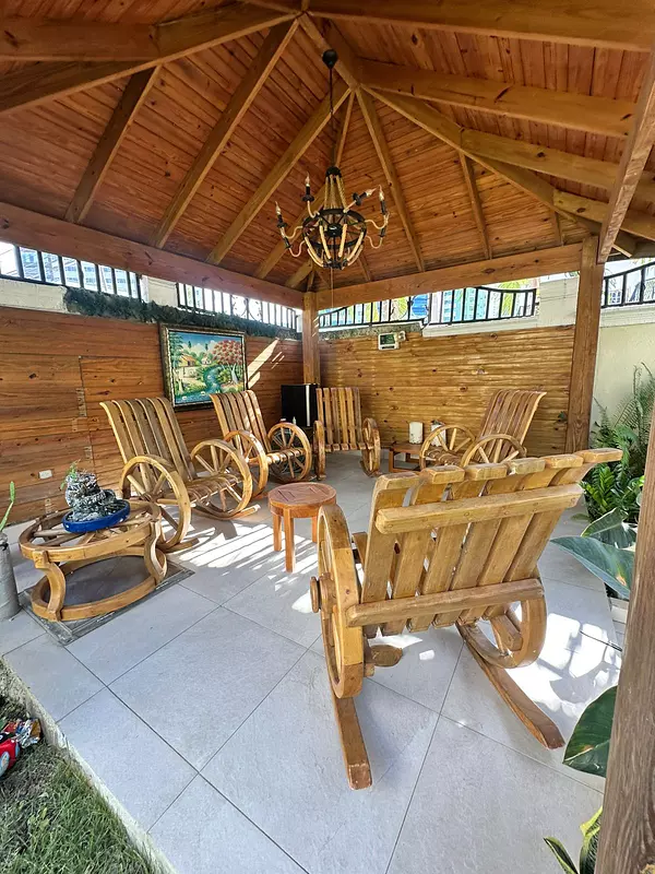 casas - Se Vende Casa Amplia en Villa Maria  4