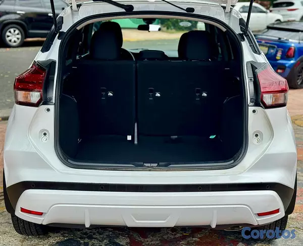 jeepetas y camionetas - NISSAN KICKS SV  BLANCA 2022 3