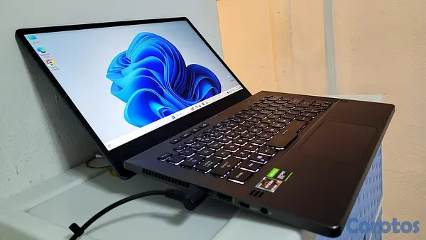 computadoras y laptops - Asus Zephyrus G4 14 Pulg Ryzen 7 Ram 16gb ddr4 Disco 512gb Nvidea Gtx 1650 4GB 3