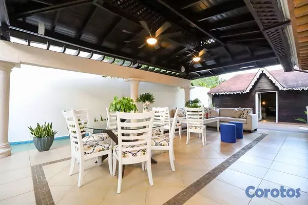 casas - Casa de 4 habitaciones 5 baños en alquiler en Isab 12