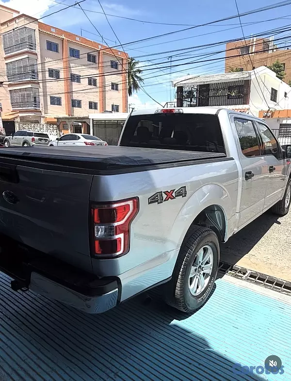 jeepetas y camionetas - Ford F150 XLT 2019 2