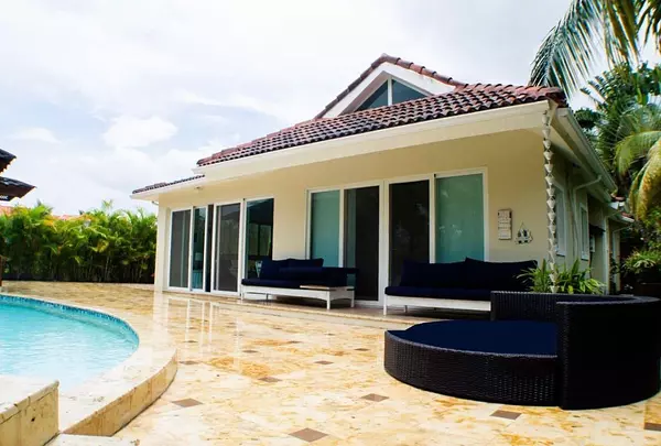 casas vacacionales y villas - Venta de villa en Metro country club  3