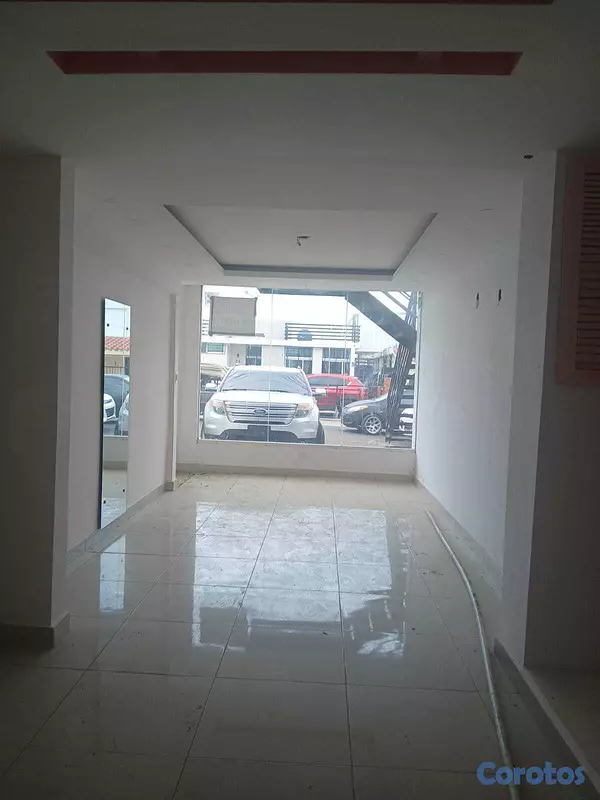 oficinas y locales comerciales - Local Comercial en Alquiler, Jardines Metropolitan 2