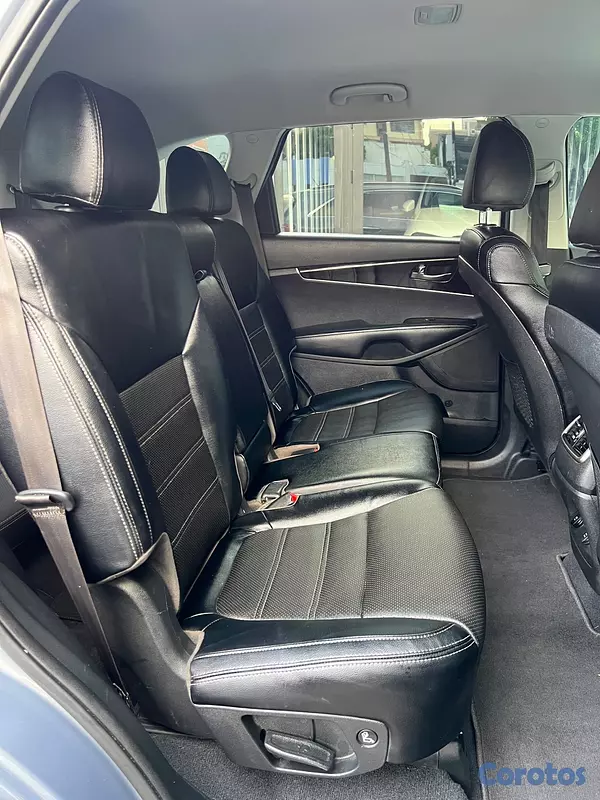 jeepetas y camionetas - Kia Sorento S 2020 3 filas  4