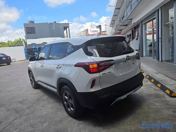 jeepetas y camionetas - KIA SELTOS 2022 BLANCO DIESEL 7