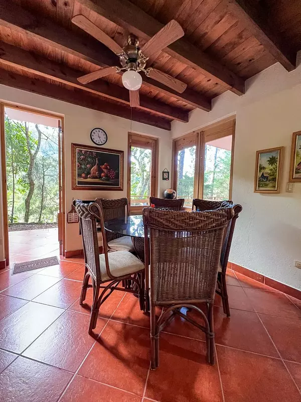 casas vacacionales y villas - Preciosa Villa Chalet en Venta, Jarabacoa  2