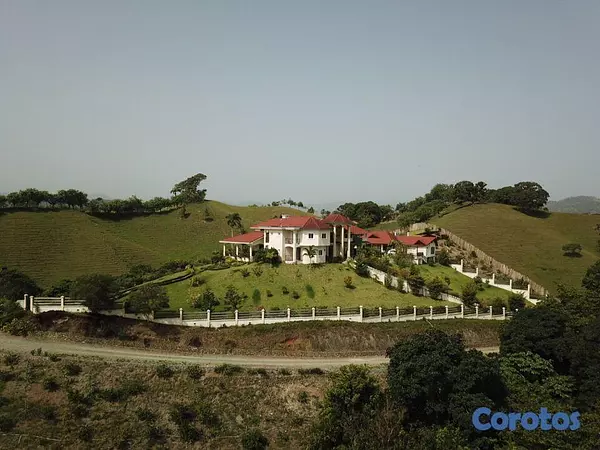 casas vacacionales y villas - Villa Mansion en Hatillo Jarabacoa 5