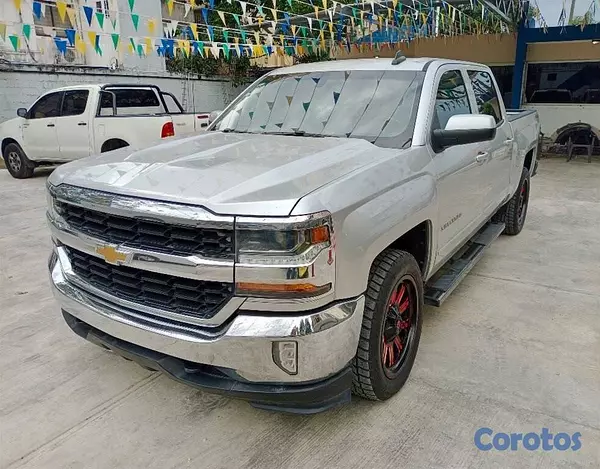 jeepetas y camionetas - CHEVROLET SILVERADO 2017 7