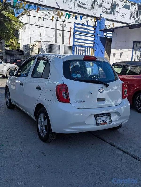 carros - NISSAN MARCH  3