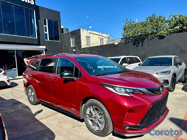 jeepetas y camionetas - TOYOTA SIENNA XSE 2021 3