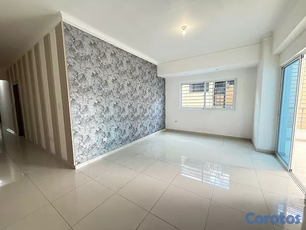 apartamentos - vendo Evaristo Morales tres habitaciones 2.5 baños dos parqueos balcón servicio  2