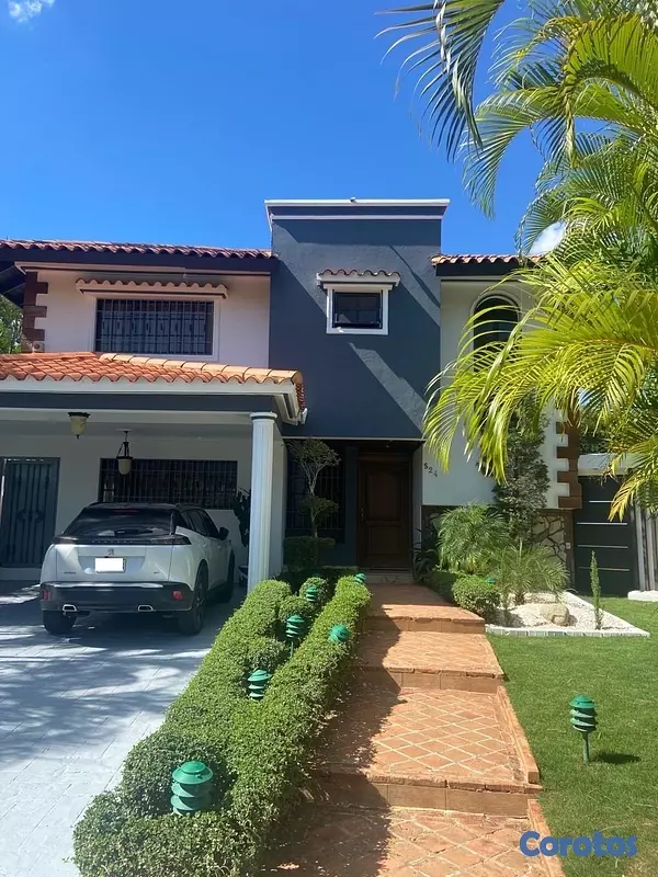 casas - venta de casa en cuesta hermosa III con piscina Distrito nacional Santo Domingo  10