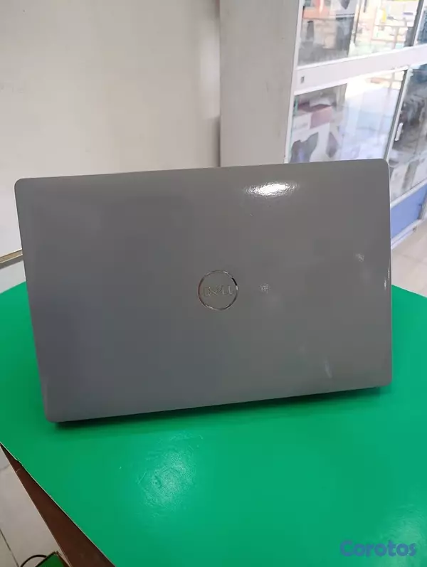 computadoras y laptops - Laptop DELL PRECISION3550 I5-10 GEN/2GB DE VIDEO/256SSD/ 16GB RAM/15.6 Pulg/2GB 4