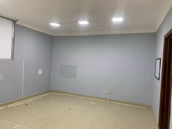 oficinas y locales comerciales - Local céntrico en Naco 2