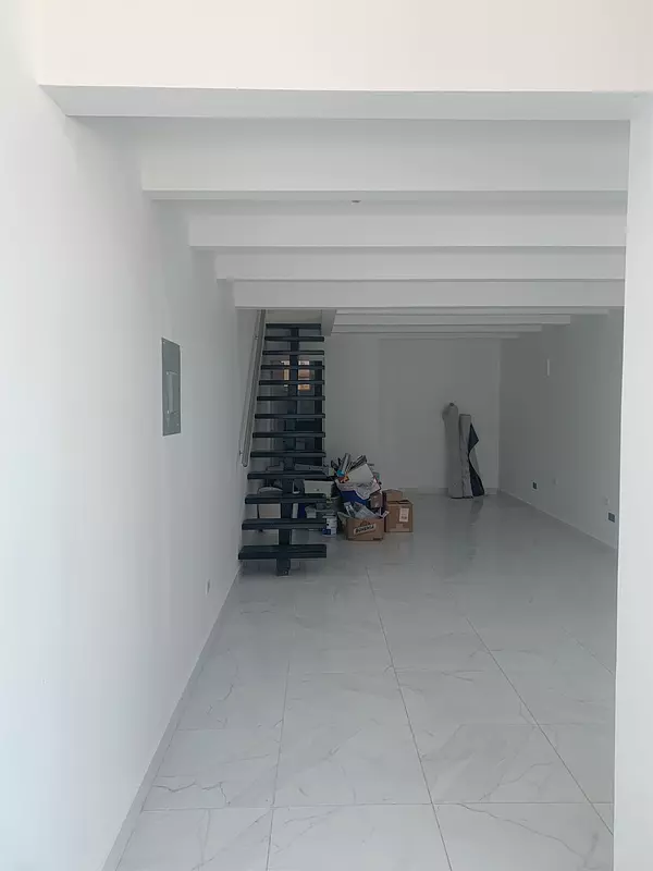oficinas y locales comerciales - Local de dos niveles espacio abierto 106 metros 5