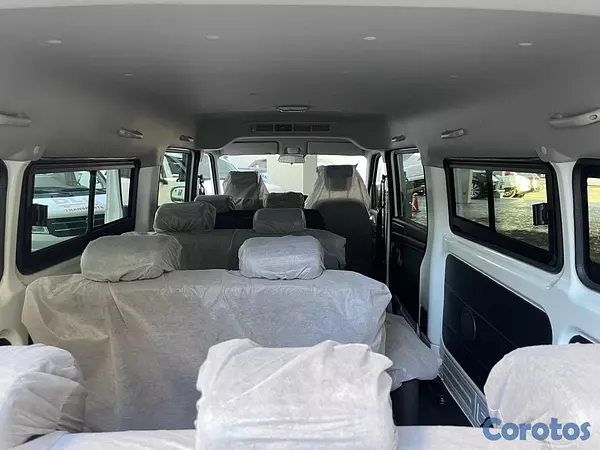 jeepetas y camionetas - KYC V7 14 Pasajeros  11