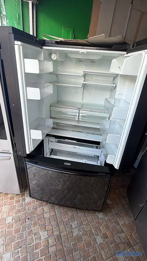 electrodomesticos - Frigidaire Refrigerador Side-by-Side de 25 pies cúbicos (36”)  2