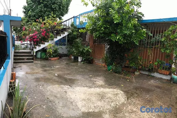 casas - Casa de 3 habitaciones 2 baños en venta en Ensanch 7