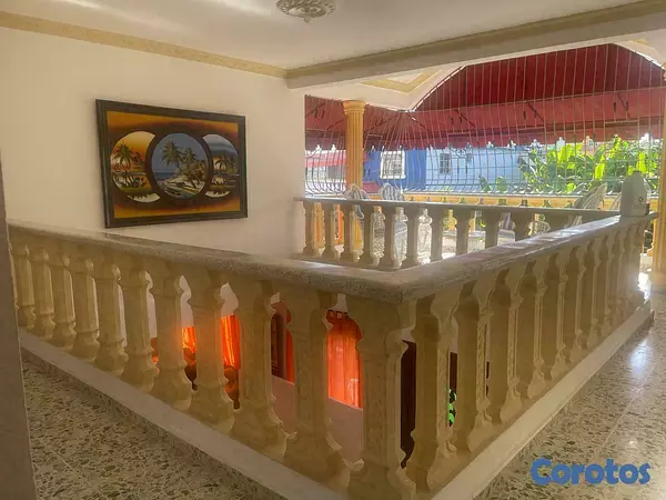 casas - SE VENDE  ESTA  CASA DE 2 NIVELES  8