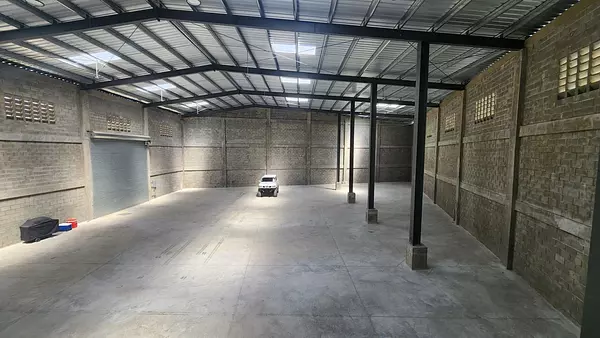 otros inmuebles - Nave Industrial alquile Engombe Santo Domingo este 4