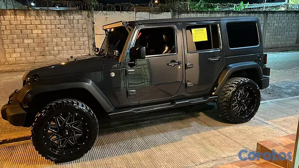 jeepetas y camionetas - Jeep Sahara 2016 3