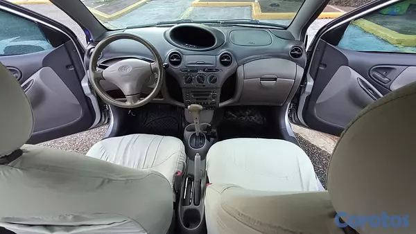 carros - TOYOTA Platz 7