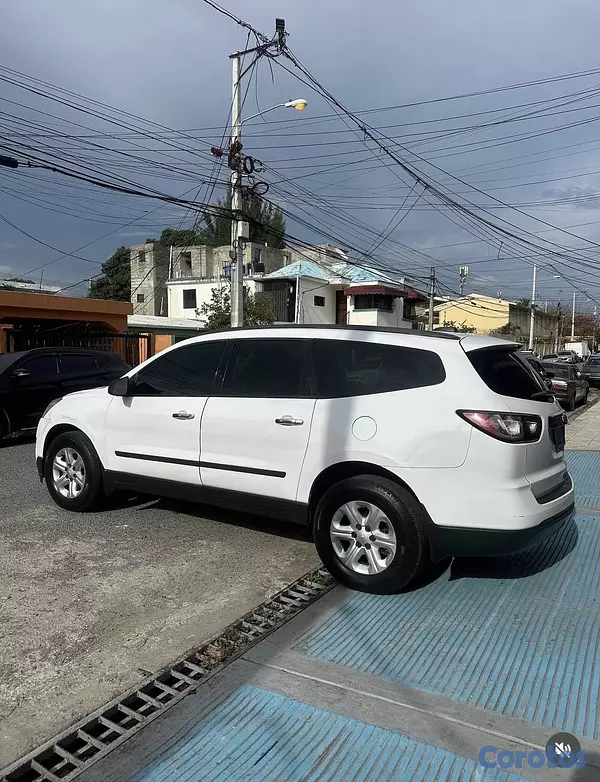 jeepetas y camionetas - Chevrolet Traverse LS 2016 3