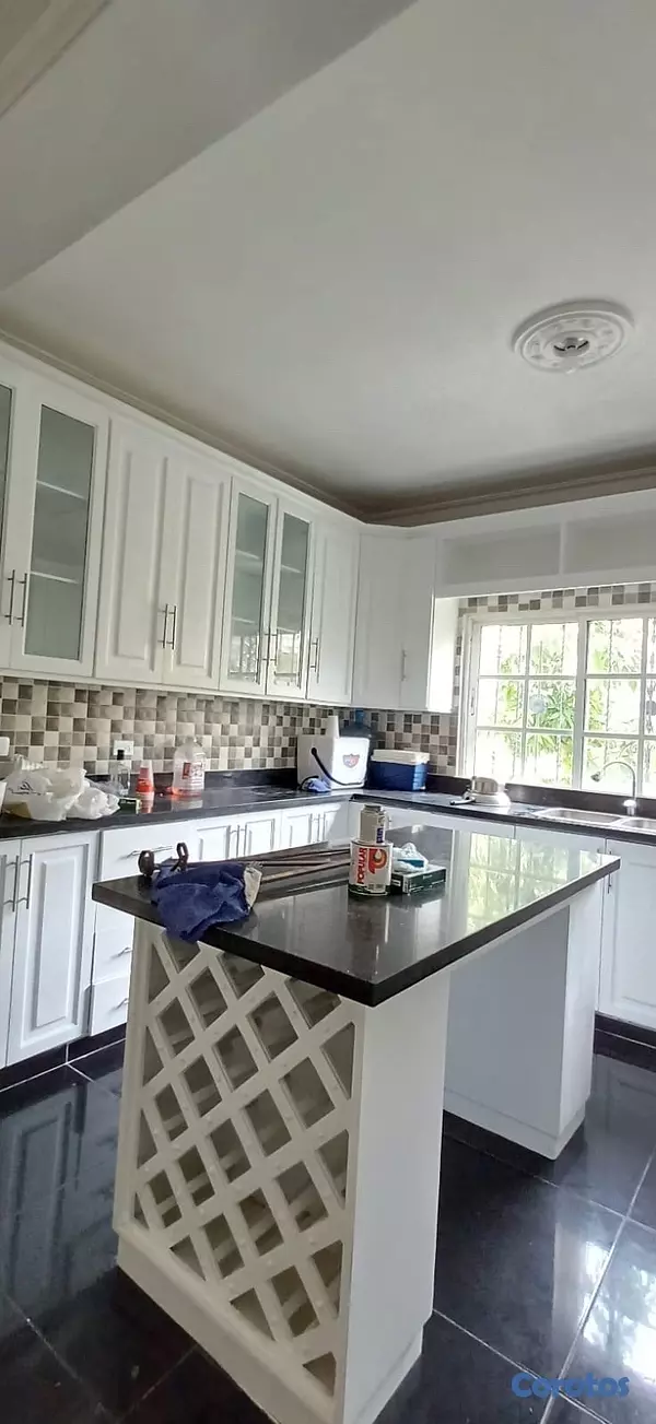 casas - venta de casa en Arroyo hondo viejo Distrito nacional Santo Domingo 555.46mts 10