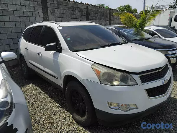 jeepetas y camionetas - CHEVROLET TRAVERSE LS 3