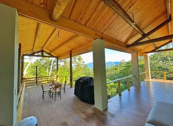 casas vacacionales y villas - Villa con Vista a la Ciudad de Jarabacoa  3