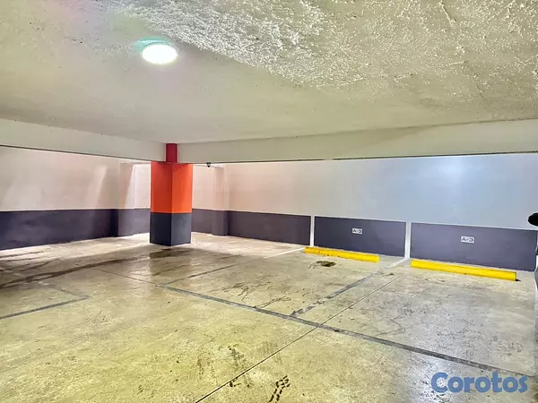 apartamentos - vendo Evaristo Morales tercer nivel tres habitaciones 2.5 baños dos parqueo  11