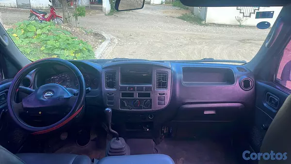 jeepetas y camionetas - Nissan urvan 2009 3