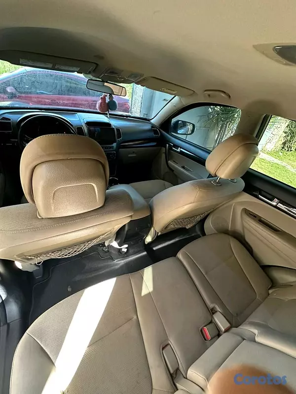 jeepetas y camionetas - Kia Sorento 2015 en excelentes condiciones  8