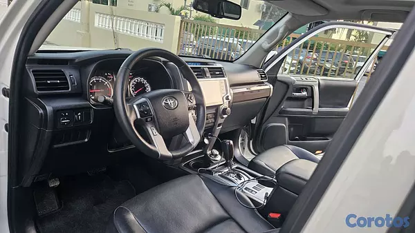 jeepetas y camionetas - Toyota 4runner límited 2020 12