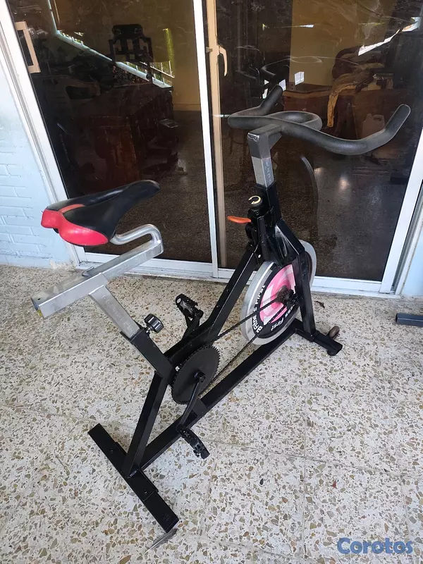 Artículos Deportivos - bicicleta spinning con botón para aumentar la fuerza soporta más de 400 libras  4