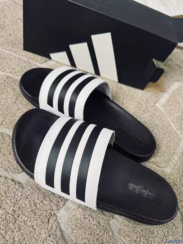 zapatos para hombre - chancletas Adidas Comfort size 42, 43 y 44.5, originales en Santiago.  2