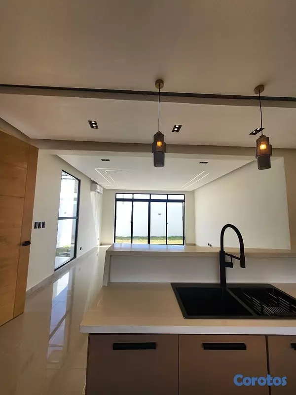 casas - venta de casa próximo a la avenida ecológica Santo Domingo este  3