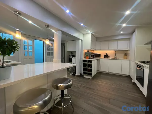 casas - Hermosa Casa en Venta en La Castellana – Santo Dom 12