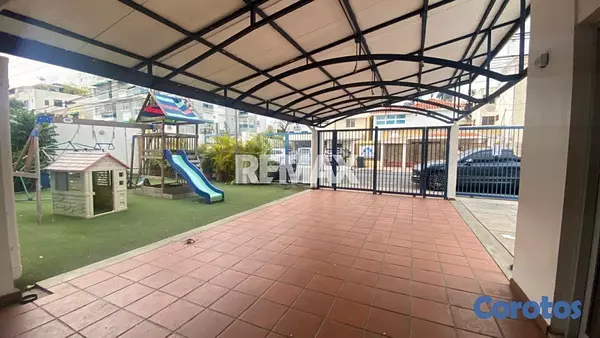 oficinas y locales comerciales - Local comercial de 500mt2 en alquiler en Julieta M 16