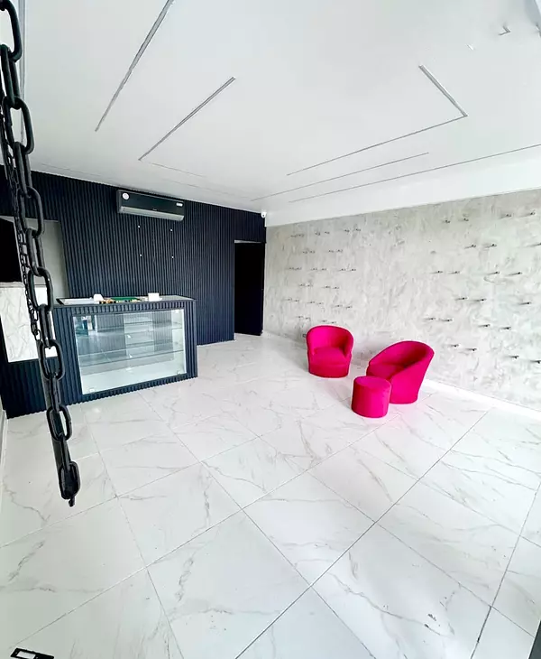 oficinas y locales comerciales - Local en los Prados  2