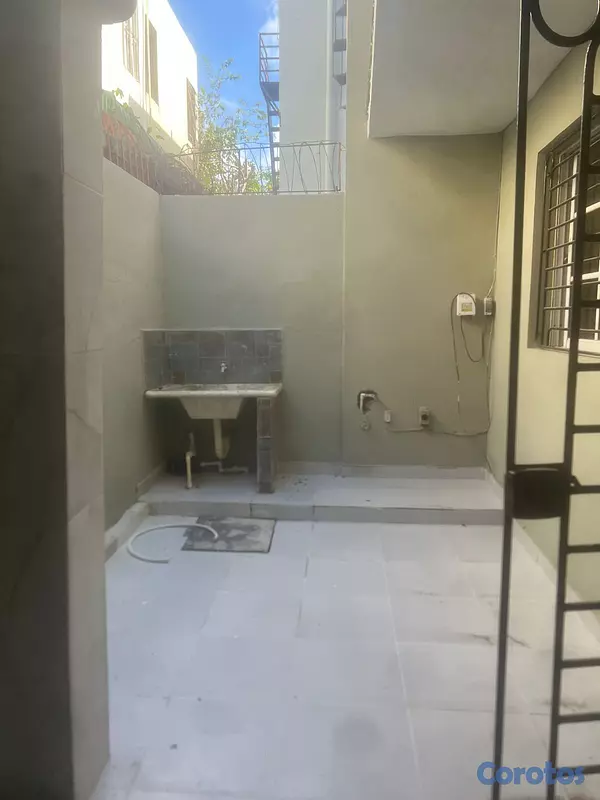 casas - Casa de dos niveles en venta en zona tranquila y r 6