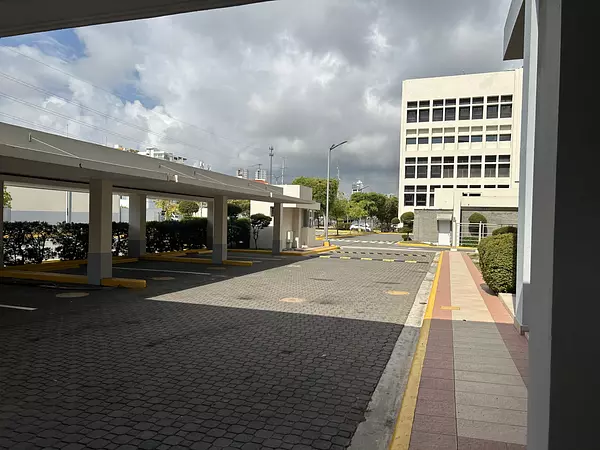 oficinas y locales comerciales - Edificio corporativo alquiler en Naco 2