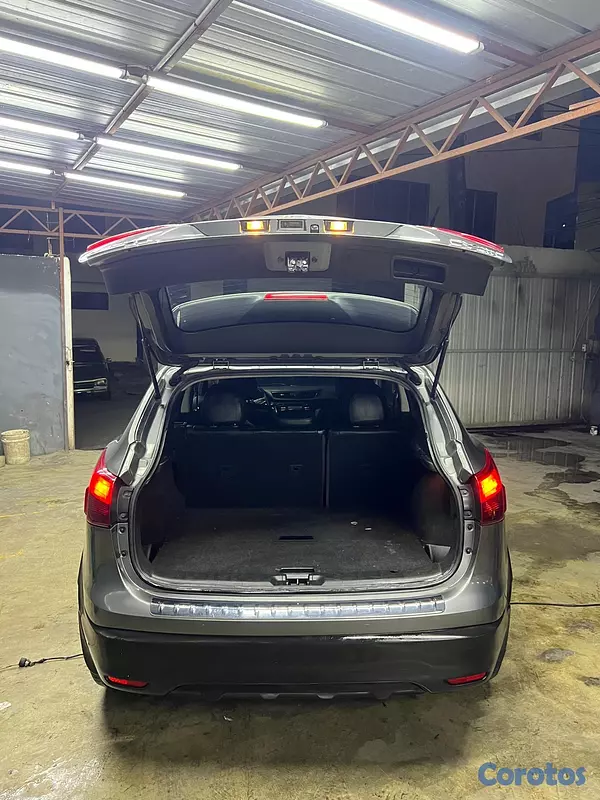 jeepetas y camionetas - Nissan Rogue SV Sport 2017 5