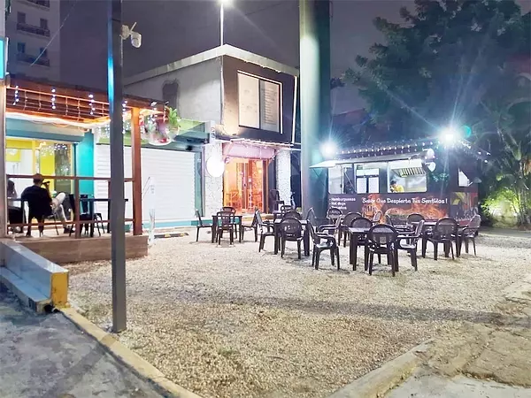 oficinas y locales comerciales - Locla tipo food truck en bella vista  6