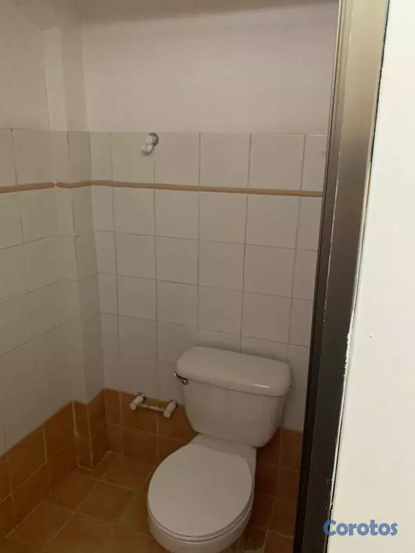 oficinas y locales comerciales - Alquiler de Local en Piantini 2do piso 4