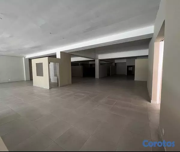 solares y terrenos - Locales comerciales 1er nivel Naco Santo Domingo 6