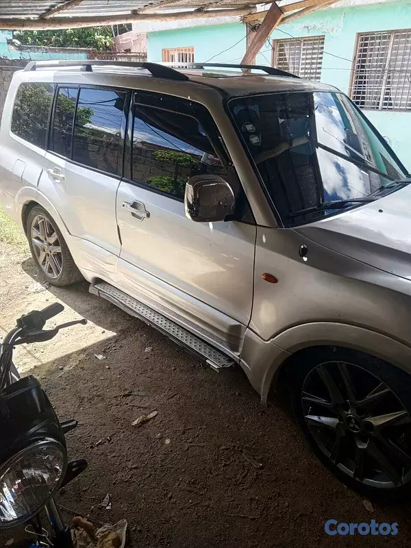 jeepetas y camionetas - Jeepeta MITSUBISHI Caregato son música 290 negocia 2